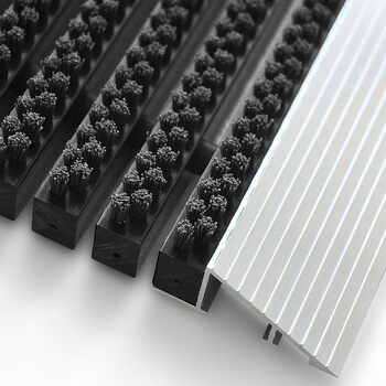 Килимок для вхідних дверей KARAT для використання всередині та зовні приміщень - Стійкий до іржі та атмосферних впливів - Килимок для вхідних дверей - Професійний килимок для входу - Щітка (60 x 90 см, алюмінієва рамка - чорний) Алюмінієва рамка - чорний 