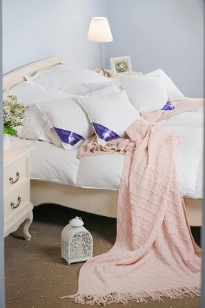 Пухова подушка Світ мрій з 1 пухом 3-камерна подушка Трикамерна подушка 80x80 см Вага наповнювача 1400 грамів Чохол 100 бавовна Пухова подушка Не вищипує живих істот Білий