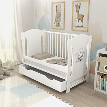 Дитяче ліжко Generic Baby Deluxe 60x120, що трансформується в дитяче ліжко білого кольору з шухлядою та матрацом з алое вера з регульованою висотою та знімними прутами (Lia White)