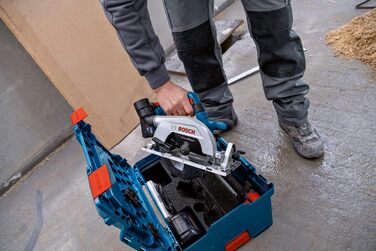 Акумуляторна дискова пила Bosch Professional 18V System GKS 18V 57-2 (пиляльний диск 165 мм, глибина різання 57 мм, без акумулятор