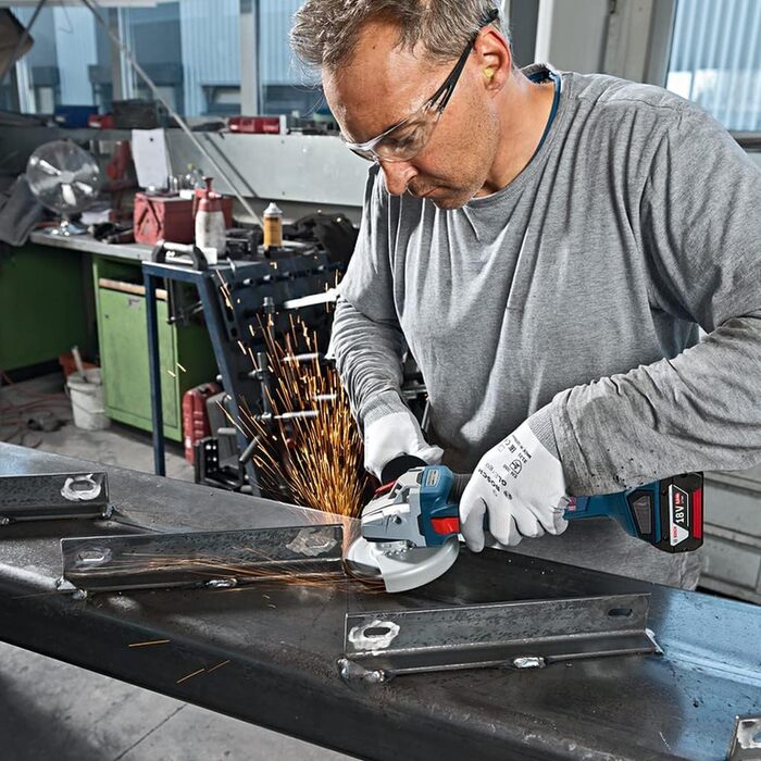 Акумуляторна кутова шліфувальна машина GWS 18V-10 (Ø диска 115 мм, без акумулятора та зарядного пристрою) у коробці 115 мм, соло,