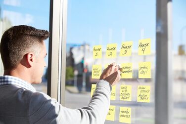 Суперстійкі нотатки Post-it, вигідний набір із 24 блокнотів, 90 аркушів у кожному, 76 мм x 76 мм, колір жовтий - надзвичайно міцні клейкі нотатки для нотаток, списків справ та нагадувань, середні 81 x 81 мм