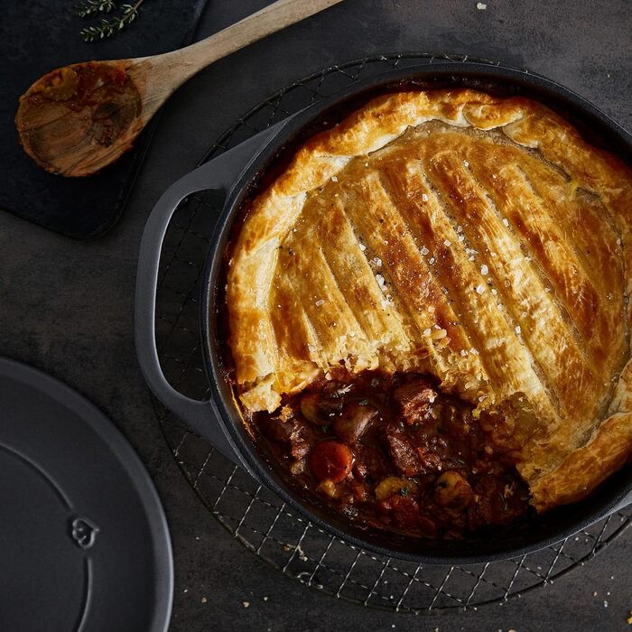 Кокотниця з кришкою, сіра, кругла, 28 см, 6 л, чавунна жаровня, індукційна каструля. 28 см сіра