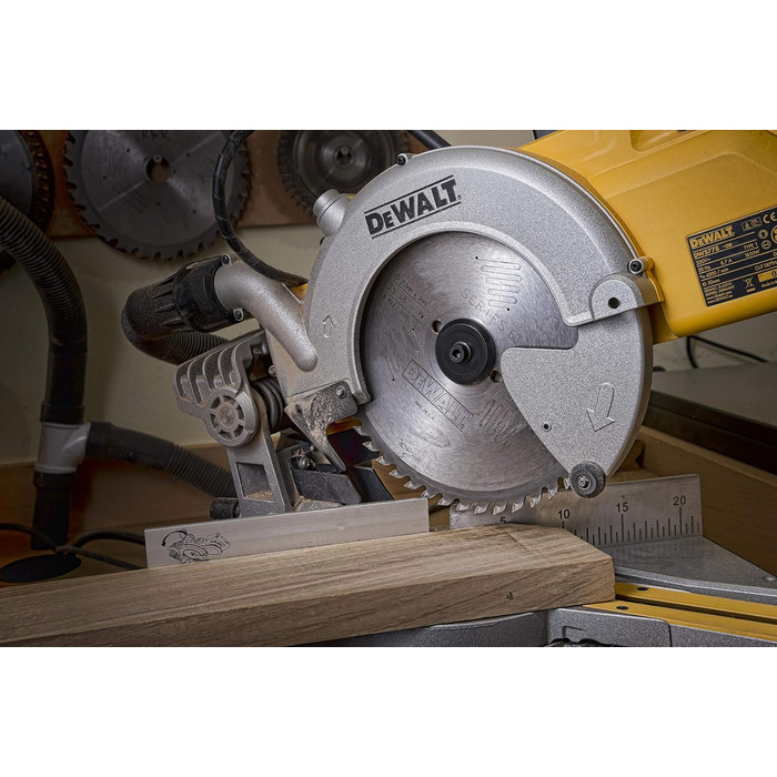 Панельна пила Dewalt 250 мм DWS778 (1850 Вт, регулювання косинки 50 вліво і вправо, максимальна глибина різання 85 мм, розміри пил