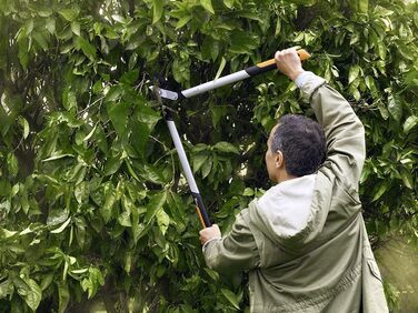 Садові секатори Fiskars PowerGear X з обхідним механізмом, з антипригарним покриттям, зі сталі високої твердості, довжина 57 см, чорно-помаранчеві, LX92-S, 1020186 LX 92 (57 см)