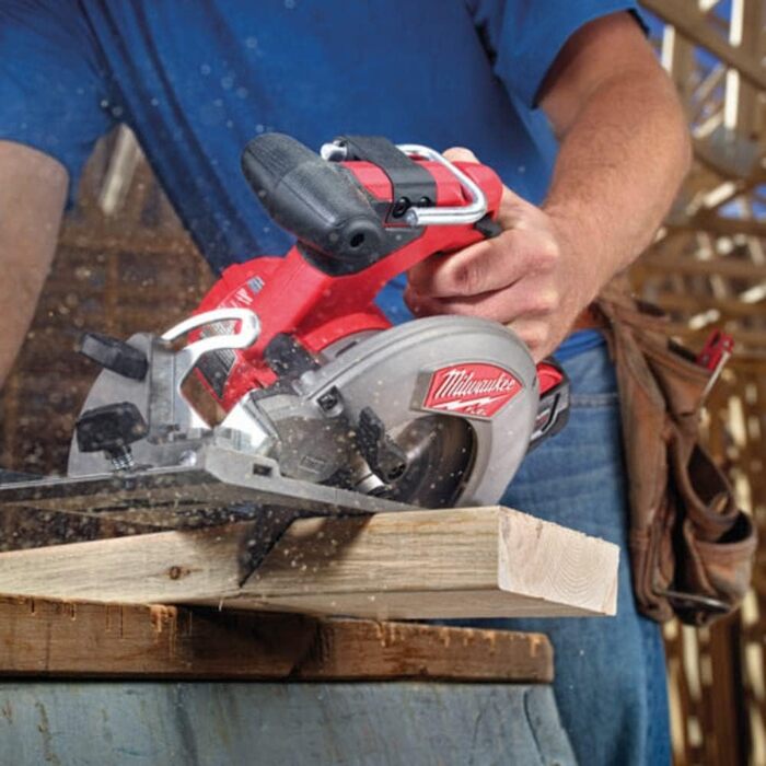 Акумуляторна портативна дискова пила Milwaukee M18 CCS55-0 FUEL(TM) 18V SOLO