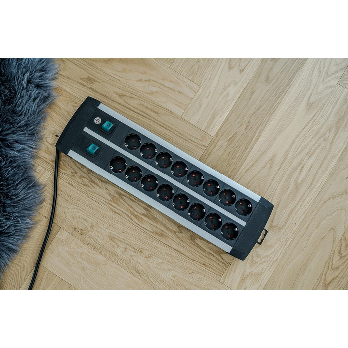 Розетковий подовжувач - багаторозеткова розетка з високоякісного алюмінію (з 2 вимикачами на 8 розеток кожен і кабелем довжиною 3