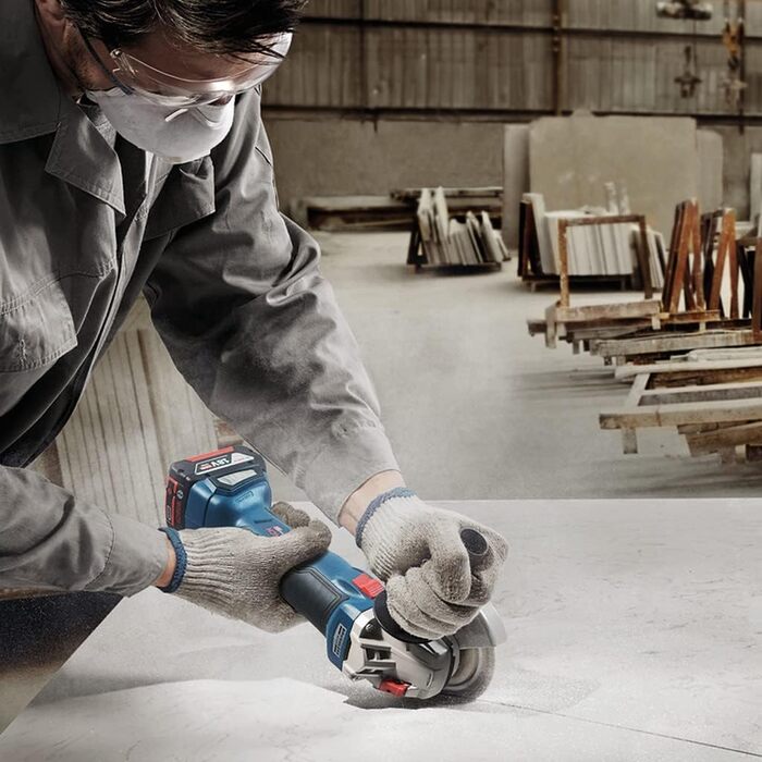 Акумуляторна кутова шліфувальна машина GWS 18V-10 (Ø диска 115 мм, без акумулятора та зарядного пристрою) у коробці 115 мм, соло,