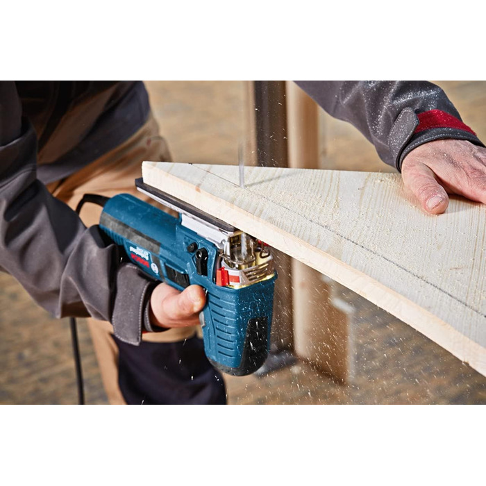 Професійний лобзик Bosch GST 160 CE (потужність 800 Вт, вкл. всмоктувальний адаптер, захисний кожух стружколама, 1 пиляльне полотн