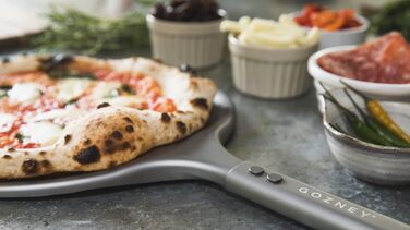 Мобільна вулична піч для піци Roccbox By Gozney для дому - з професійною шкіркою для піци - з газовим живленням і кам'яною плитою - вбудованим термометром і термостійким силіконовим покриттям