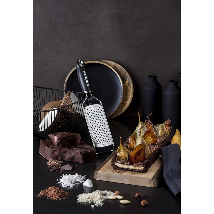 Мікроплощинна кухонна терка грубого помелу для сиру, моркви, імбиру, кокоса та хрону в чорному кольорі з лезами з нержавіючої стал