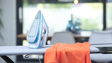 Парова праска Braun TexStyle 5 SI 5006 BL - праска з підошвою Freeglide 3D, вертикальна подача пари, потужність 2600 Вт, паровий у