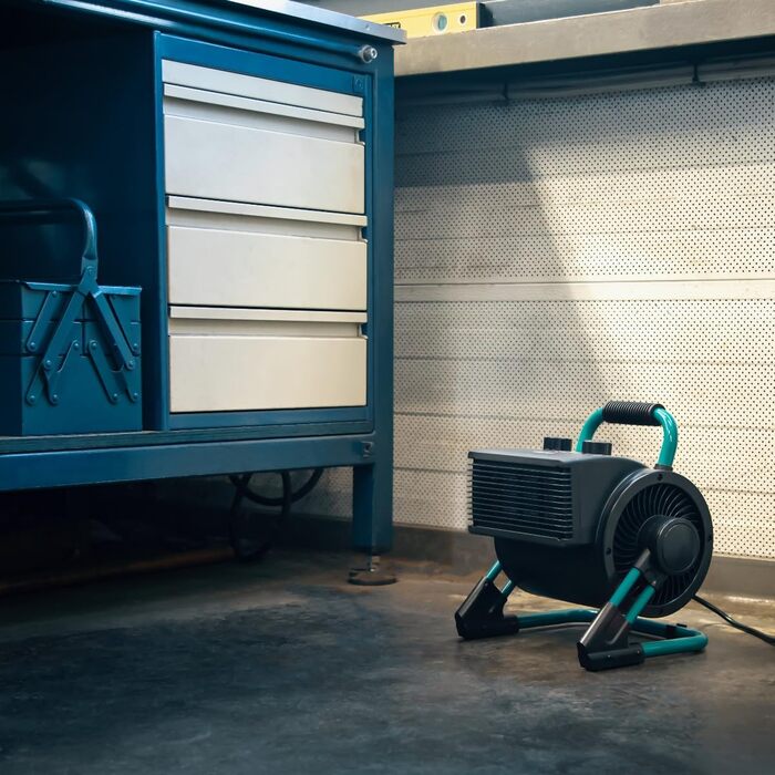 Електричний обігрівач VONROC Pro - Тепловентилятор - Обігрівач для гаража та майстерні - 1350 Вт/2000 Вт - Кераміка - 2 режими нагріву та вентилятор охолодження - Термостат - З функцією нахилу 90 - 20 м