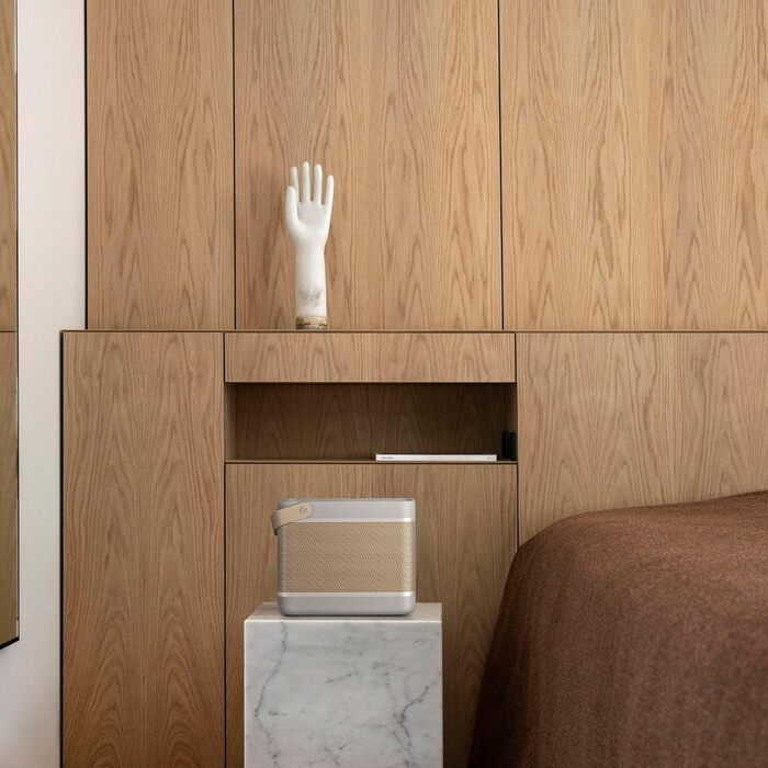 Потужна гучна бездротова портативна Bluetooth-колонка для дому зі звуком на 360 градусів та вбудованою зарядною станцією Qi - Grey