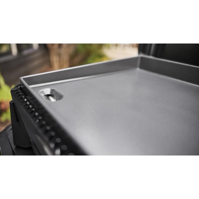 Преміальний гриль-планча Weber Slate GP 56 см / 2 пальники, рівномірний нагрів по всій площі, до 260 C, антипригарне покриття з порцелянової емалі (56 x 41 см), ніжки з регулюванням висоти, чорний