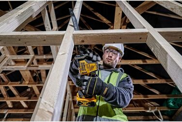 Компактна акумуляторна пила Dewalt DCS369NT (18 В, безщітковий двигун, електронне регулювання частоти обертання, заміна полотна бе