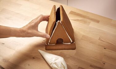 Пряниковий будиночок Dr. Oetker «Хрусткий будиночок», набір для випічки, 403 г