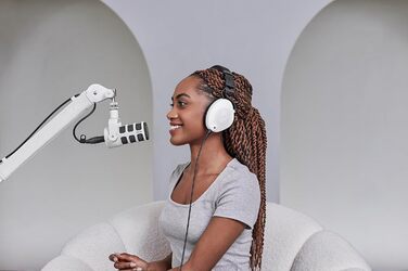 Динамічний мікрофон RØDE PodMic мовної якості з вбудованим поворотним кріпленням для подкастингу, стрімінгу, ігор та запису голосу