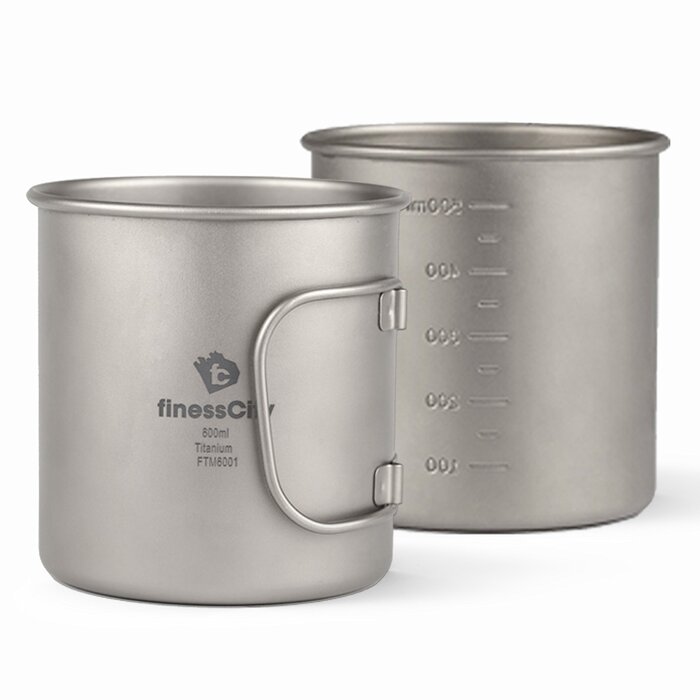 Кемпінгова кружка без кришки, міцна, легка кемпінгова кружка з мірними позначками, титанова кружка для походів/пеших прогулянок/кемпінгу в зручній для зберігання тканинній сумці (600 мл без кришки)