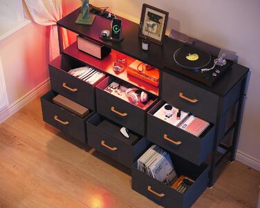 Комод Coleshome зі світлодіодною стрічкою, що змінює колір, та 2 розетками USB і 2 розетками змінного струму, комод із 7 тканинними шухлядами, підходить для спальні, вітальні, 132 * 30 * 89 см, чорний