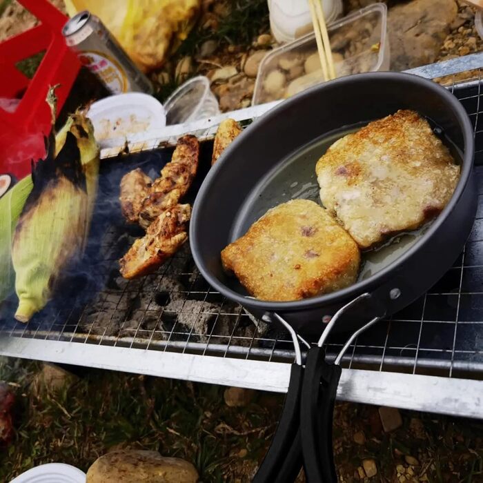 Набір посуду Queta для кемпінгу на 17 предметів каструлі та сковорідки для пікніка, походів та приготування їжі на 2-3 особи. Сертифікований FDA