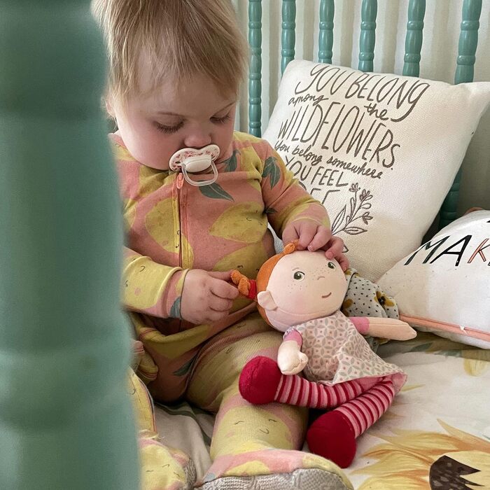 Мяка лялька HABA Роя лялька з мякої тканини 25 см, ідеально підходить для немовлят і малюків можна прати, легко одягати та знімати