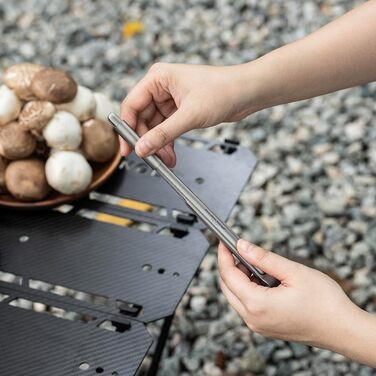 Титанова решітка для гриля iBasingo з кухонними щипцями для барбекю, надлегкий аксесуар для гриля на свіжому повітрі, для кемпінгу, пішого туризму та походів, термостійка пластина для гриля товщиною 2 мм (Ti2023CTi1014T)