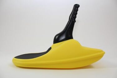 Дитяча пластикова шапка на зиму жовта