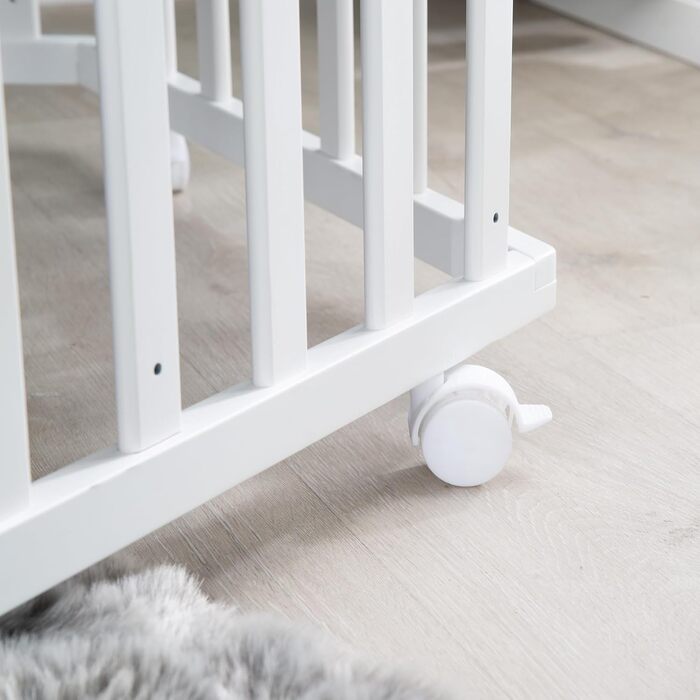 Сторонній манеж roba з вкладишем Adam & Owl - Ворота для повзання, регульована висота у 3 напрямках - Мобільний манеж на колесах - Дерево, білий / Adam & Owl, 6-