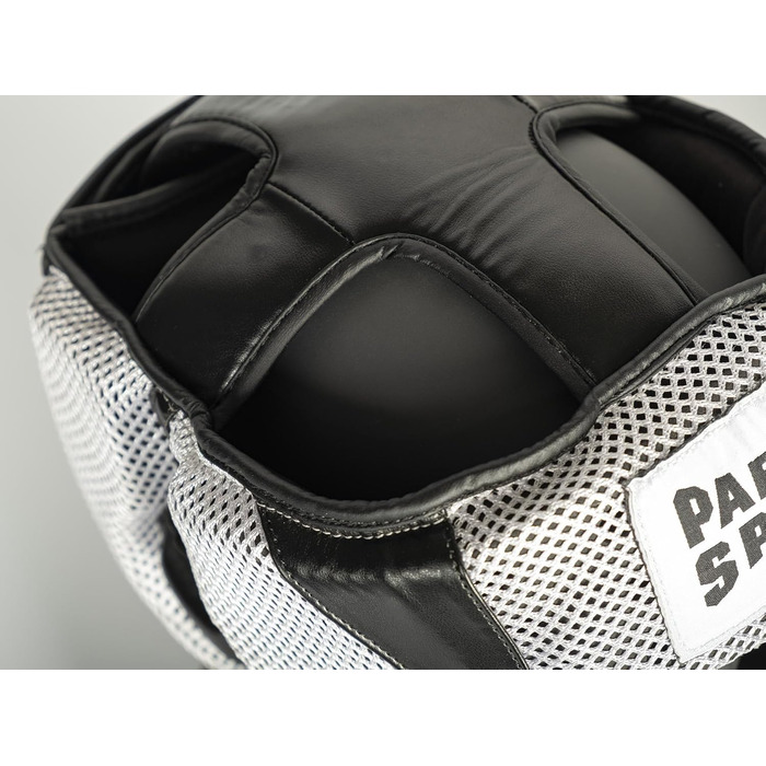 Шолом Paffen Sport Star MESH для спарингу надзвичайно легкий та міцний підходить для боксу, муай-тай, кікбоксингу тощо. Чорний/білий S/M