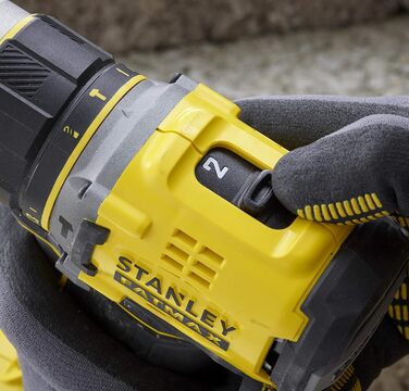Двошвидкісний акумуляторний ударний дриль-шуруповерт Stanley FatMax 18 В SFMCD721D2K (2,0 Ач, макс. крутний момент 80 Нм, безщітко