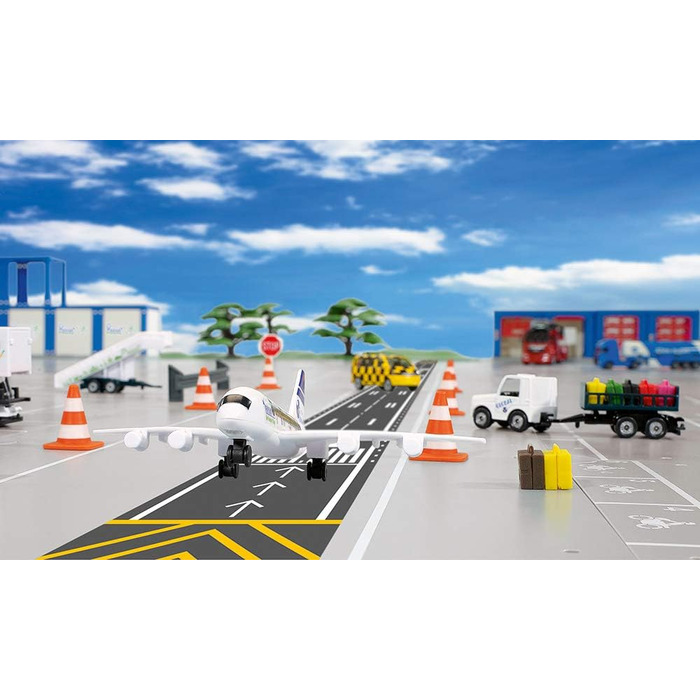 Набір для аеропорту, Метал/Пластик, Білий, Включає авіалайнер, кейтерінговий автомобіль, причіп з пасажирськими сходами, тягач для аеропорту, багажний причіп та 5-метрову стрічку для злітно-посадкової смуги, 6312