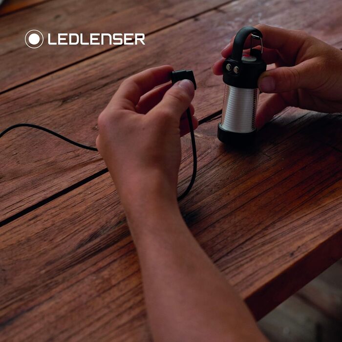 Ліхтар Ledlenser ML4, вуличний, кемпінговий, 300 люмен, час горіння 45 годин, перезаряджається, включно з акумулятором і магнітним кабелем для зарядки