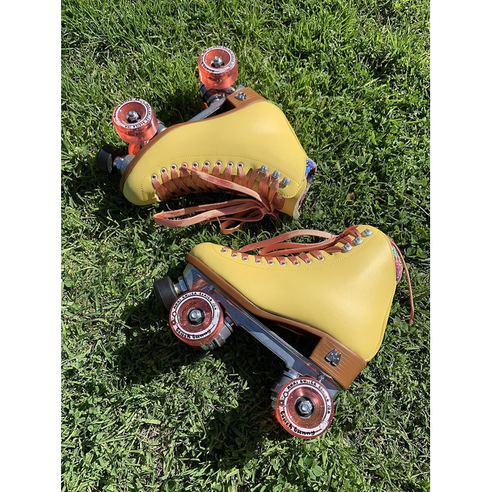 Роликові ковзани Moxi - Beach Bunny - Модні жіночі роликові ковзани Полуничний лимонад Розмір 4