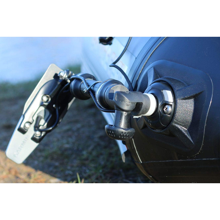 Каяк і черевні човни Трансдьюсер Трансдьюсер Трансдьюсер Вудилище Ехолот Ехолот Рука чорного