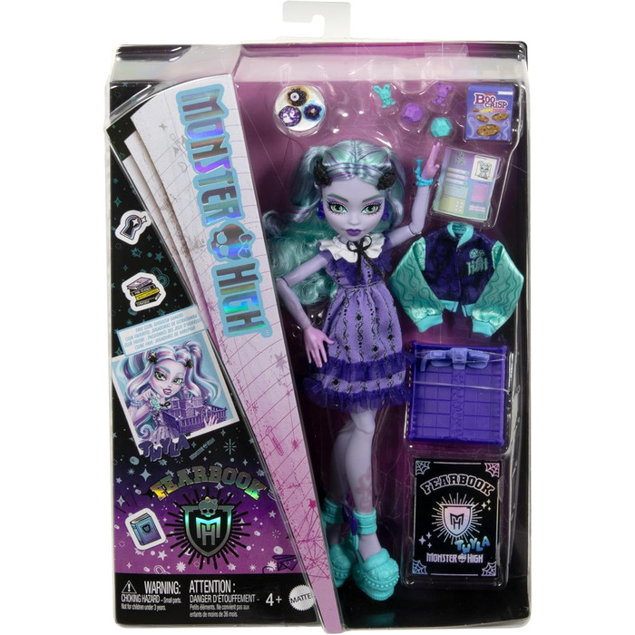 Набір ляльки Monster High Fearbook Twyla та аксесуарів з темою кіноклубу, студентською курткою, щорічником, настільною грою та печивом, HXW31 Лялька Twyla Журнал жахів