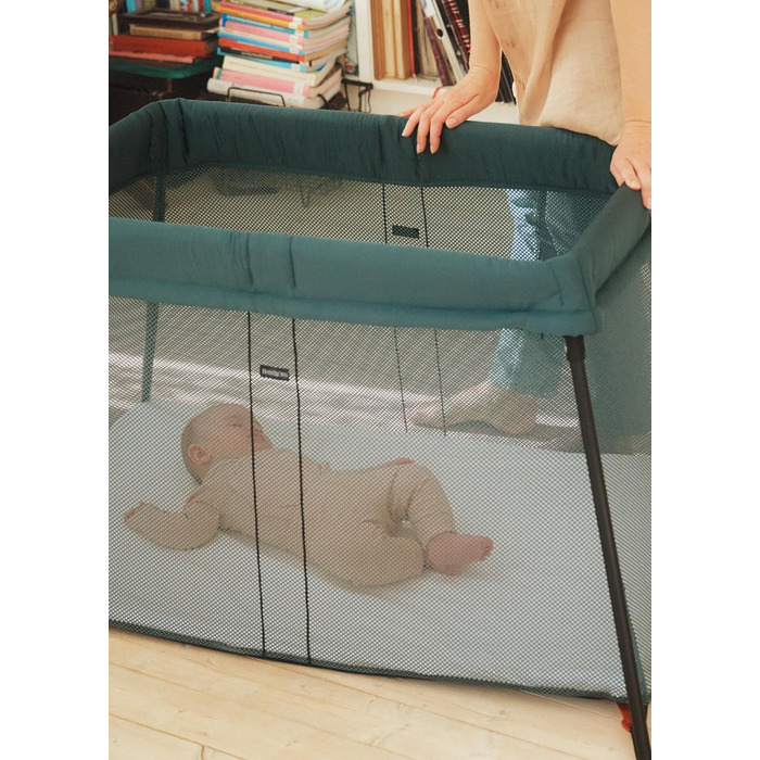 Дорожнє ліжечко BabyBjrn Light, Dark Green