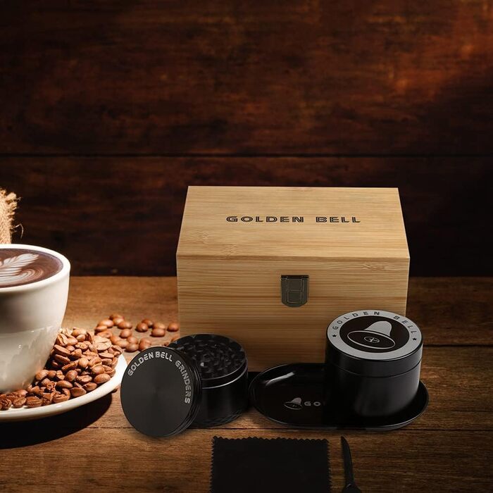 Подрібнювач пилку LIHAO для Spice Herbs Spices Herb Набір з 4 предметів зі скребком для пилку (чорний) (подрібнювач з коробкою)