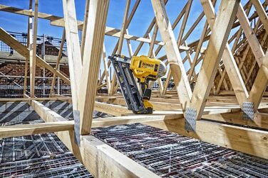 Акумуляторний цвяходер DEWALT 18 В/5 Ач, DCN692P2-QW