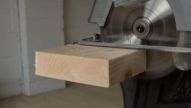 Акумуляторна портативна циркулярна пила RYOBI 18 V ONE R18CS-0 (отвір ø 16 мм, глибина різання до 52 мм, частота обертання на холо