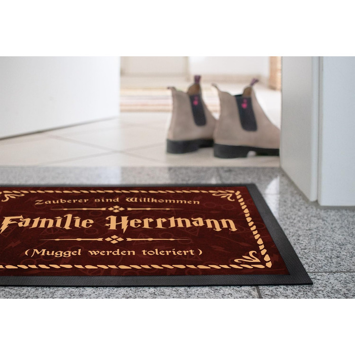 Килимок для дверей з прізвищем та написом Чарівники вітаються та Маґли допускаються - нековзний та миється - Білий - 60x40 см - Чарівники вітають Білий
