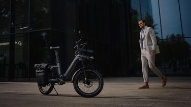 Електричний велосипед, двигун BAFANG, ремінний привід, перемикання двох режимів, електровелосипед 20 дюймів, 2/3 швидкості, жіночий/чоловічий електровелосипед сірого кольору Air One Pro (2 швидкості)