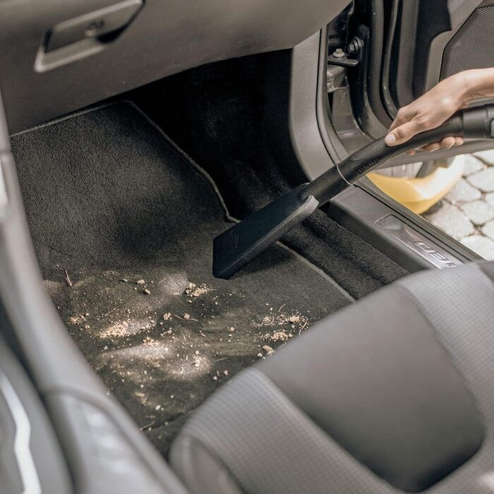 Пилосос для вологого/сухого прибирання Krcher WD 2 Plus V-12/4/18/C, функція видування, потужність 1000 Вт, пластиковий контейнер