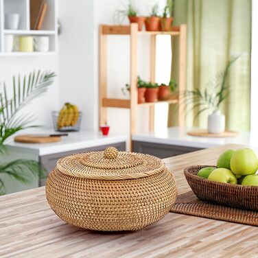 Плетена ротангова скринька для зберігання з кришкою, натуральний кошик для хліба, овочів, фруктів, продуктів, ключів, кабелів, пульта дистанційного керування, окулярів, як кошик для фруктів/перекусів, органайзер для столу, подарунковий, 28*28*16 см