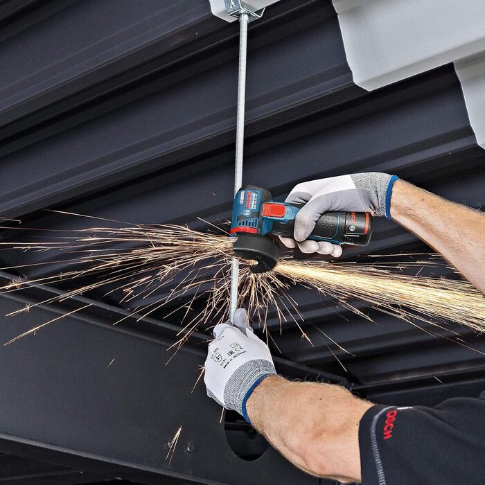 Акумуляторна кутова шліфувальна машина Bosch Professional 12V System GWS 12V-76 (у комплекті 1 твердосплавний відрізний круг, 1 тв