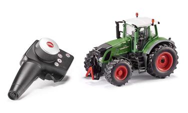 Радіокерований трактор Fendt 939, масштаб 132, з пультом дистанційного керування, метал/пластик, зелений колір, працює від батарейок, сумісний з причіпним обладнанням, 6880