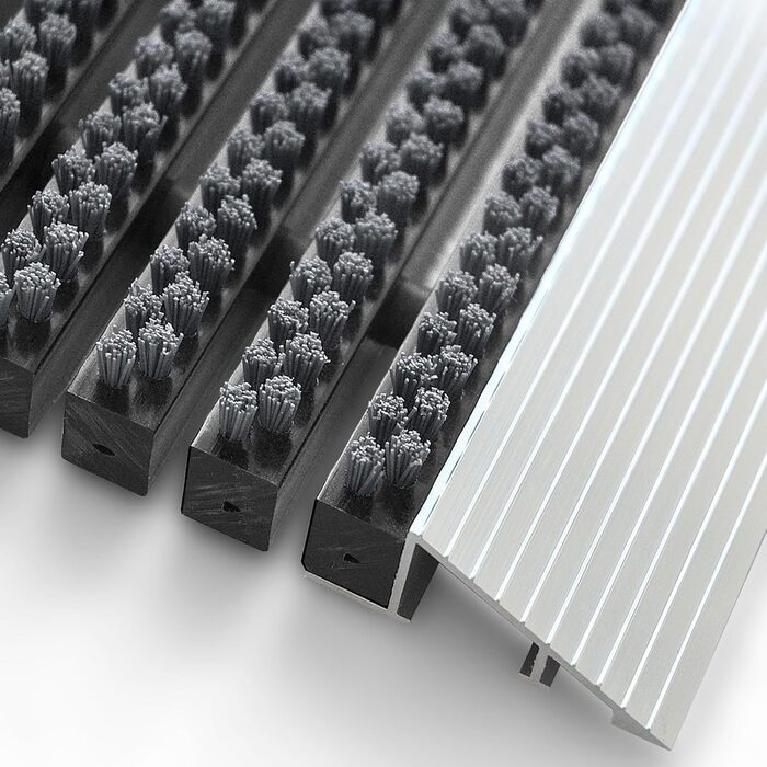 Килимок для дверей KARAT для приміщень та вулиці - Килимок для дверей з високопродуктивними щітками - Вхідний килимок - Килимок для бруду, скребок для взуття, килимок для дверей (50 x 80 см, професійна щітка - сірий) Професійна щітка - сірий 50 x 80 см