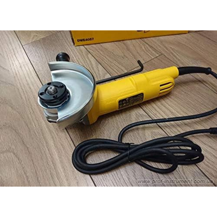 Кутова шліфувальна машина DEWALT 125 мм DWE4057 (800 Вт, 11 800 об/хв, обмотка двигуна захищена епоксидною смолою, захист від повт