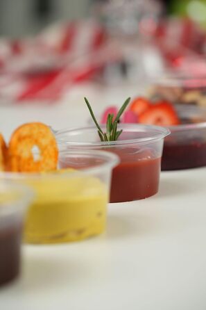 Контейнери для зберігання Inoverse на 500 предметів, стаканчики для заправки з кришками 80 мл стаканчики для соусу з ПП, прозорі контейнери для соусів на винос, контейнери для соусу, стаканчики для дегустації, стаканчики для делікатесів, без BPA 80 мл.