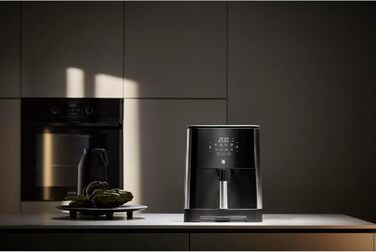 Мультикнопкова фритюрниця WMF, фритюрниця, 1550 Вт, 0,8 кг для 4-6 осіб, здорове смаження, зневоднення, гриль, фритюрниця з 8 програмами, фритюрниця 4,2 л, чорна